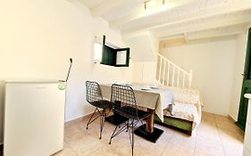 Piccolo Modern Suites Old Town